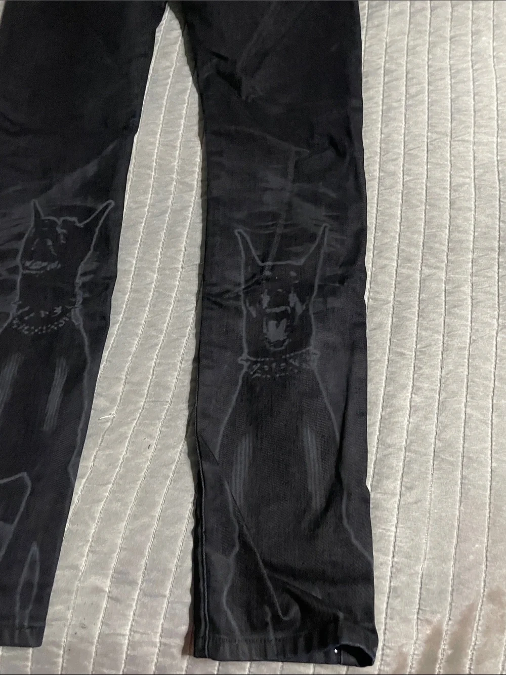 Men’s Smoke Rise Jeans with Subtle Graphic Detail